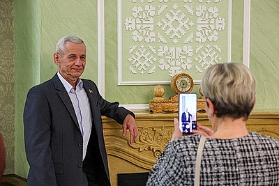 \"Красота и строгость, тепло и уют\". Масштаб и интерьеры Дворца Независимости впечатлили новых гостей