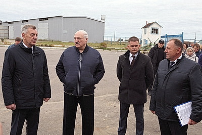 Лукашенко совершил рабочую поездку в Шкловский район