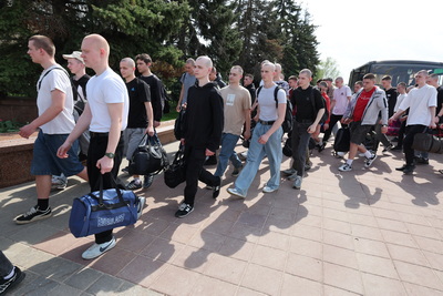 Возмужать и научиться Родину защищать. Более 100 призывников пополнили ряды витебских десантников