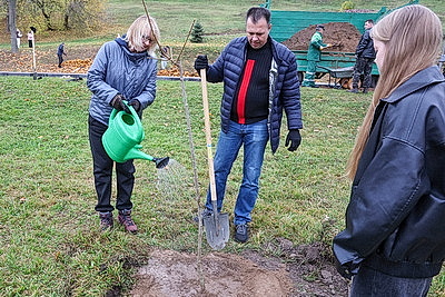 Чтобы улицы города стали чище: жители Минска и Могилева приняли участие в субботнике
