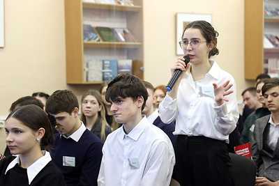 \"НЕскучная НЕлекция\": диалог с молодежью прошел в политехническом колледже Минска