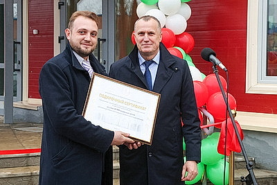 \"Такой долгожданный подарок для нас\". В Славгороде открыли новый бассейн
