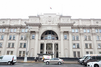 За стрелкой циферблата. Уличные часы - символ города