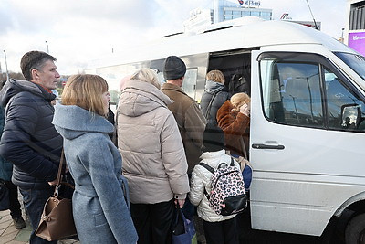 Очереди на пригородные маршрутки в Минске