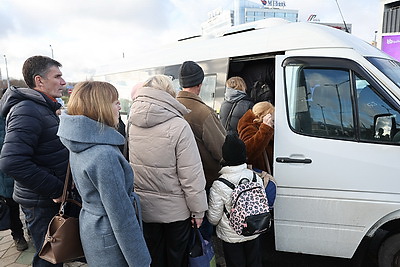 Очереди на пригородные маршрутки в Минске