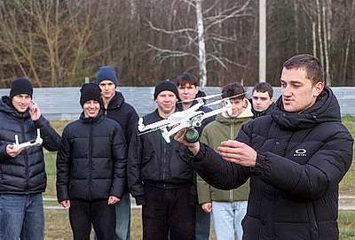 Полет нормальный. Первый набор операторов беспилотников завершает курс подготовки в БелГУТе