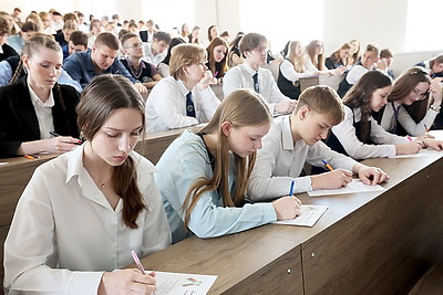 Исторический \"Диктант Победы\" прошел в Беларуси