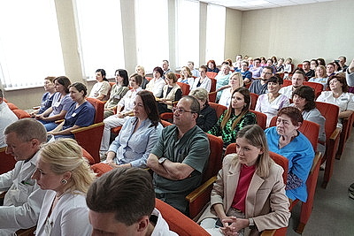 Космонавт Марина Василевская встретилась с юными пациентами РНПЦ травматологии и ортопедии