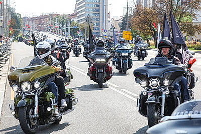 Мотопарад H.O.G. Rally Minsk стартовал от Кургана Славы в праздничный Минск