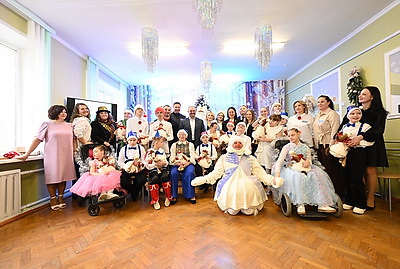 Подарки от большой олимпийской семьи вручили особенным детям из Светлогорска