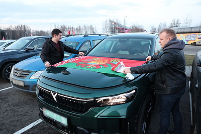 Сотни машин собрали патриотические автопробеги в регионах Беларуси