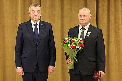 \"Коллективы АПК способны решать любые задачи даже в непростых условиях\". Назаров о заслугах сельхозпроизводителей