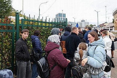 Молдаване прибывают в Минск из России, чтобы проголосовать на парламентских выборах своей страны