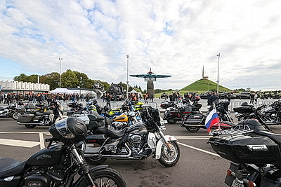 Мотопарад H.O.G. Rally Minsk стартовал от Кургана Славы в праздничный Минск