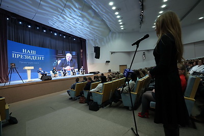 Книгу \"Наш Президент\" презентовали в НББ