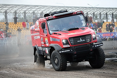 Скорость, азарт и детские мечты. Команда \"МАЗ-СПОРТавто\" провела день открытых дверей под Минском