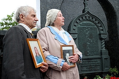 \"Это наша общая боль\". В Минске проходят памятные мероприятия к 26-й годовщине трагедии на Немиге