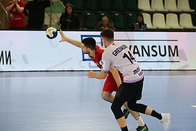 \"Чеховские медведи\" победили гандболистов \"Машеки\" в SEHA-лиге