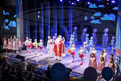 Приглашения на областной новогодний праздник в Бресте получили 900 детей