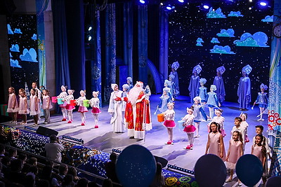 Приглашения на областной новогодний праздник в Бресте получили 900 детей