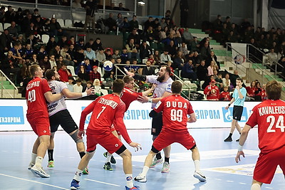 \"Чеховские медведи\" победили гандболистов \"Машеки\" в SEHA-лиге