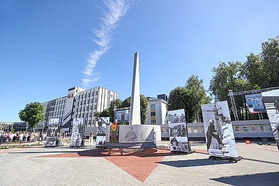 Монумент в честь присвоения звания СНГ \"Город трудовой славы\" открыли в Барановичах