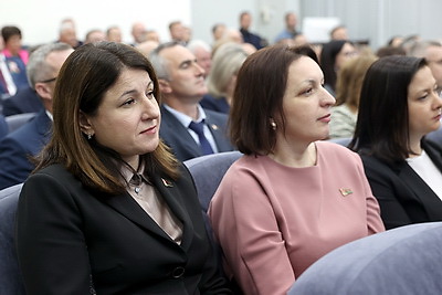 В Микашевичах проходит выездное расширенное заседание Президиума Совета Республики