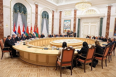 Встреча президентов Беларуси и Кубы проходит во Дворце Независимости