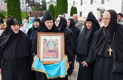 Праздничным шествием в Витебске отметили Успение Пресвятой Богородицы