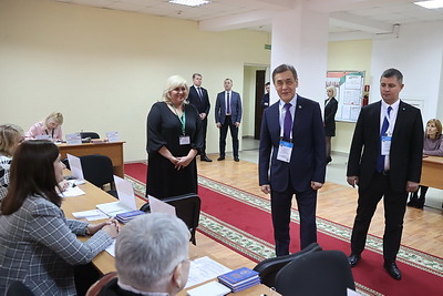 Выборы-2025: международные наблюдатели посещают участки для голосования