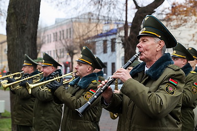 Аллея фонарей в Бресте пополнилась новым арт-объектом
