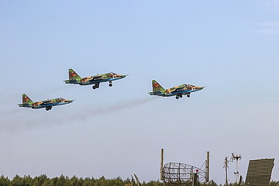 Высший пилотаж. Как в Мачулищах отпраздновали День военно-воздушных сил Беларуси