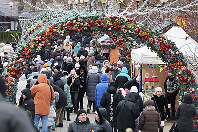 Сотни семей собрались на \"Новогодней круговерти\" в Могилеве