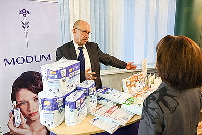 Средства гигиены, специальная обувь и одежда. Что предлагают предприятия \"Беллегпрома\" для людей с инвалидностью