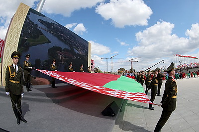 \"Один из самых важных праздников\". Турчин поздравил белорусов с Днем государственного флага, герба и гимна