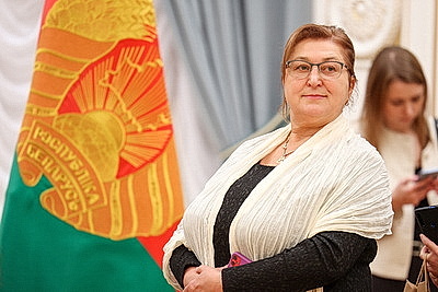 Волшебные цветы, белорусская батлейка. Вернисаж необычной выставки из Солигорска состоялся во Дворце Независимости