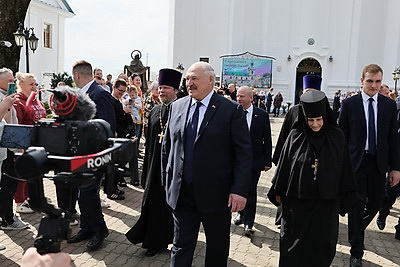 Лукашенко на Пасху посетил Свято-Покровский храм в Толочине
