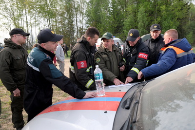 Спасатели продолжают работать в Вороновском районе