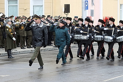 Памятник Рокоссовскому, парад военной техники. В Гомеле почтили память героев-освободителей