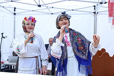 Пешеходная превратилась в творческую. На центральной улице Молодечно народные мастера показали лучшие работы