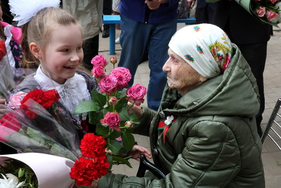 \"Живите всегда под мирным небом\". Ветеран из Могилева дала наказ молодежи беречь свою землю