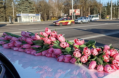 \"Непередаваемые эмоции!\". Сотрудники ГАИ поздравили витебских автоледи