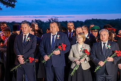 Встречая мирный рассвет. В Гомеле почтили память героев-освободителей