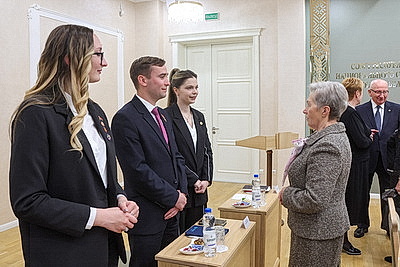 \"Они в строю и делятся опытом с молодежью\". Кочанова о белорусах старшего поколения
