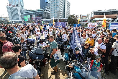 Мотопарад H.O.G. Rally Minsk стартовал от Кургана Славы в праздничный Минск