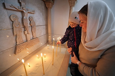 Делегация Нижегородской области передала в храм Гродно иконы и престол