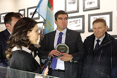 Капсулу с грунтом с территории словацкого комплекса \"Калиште\" передали для \"Хатыни\"