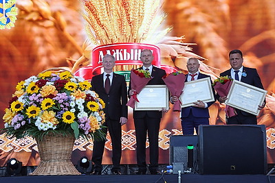 \"Дажынкi-2025\". Как в Заславле проходит областной праздник тружеников села