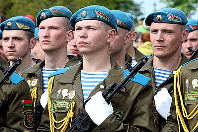 \"Шествие поколений\", военный парад, интерактивные площадки. В Витебске отмечают День Победы
