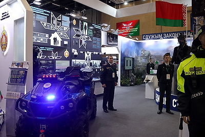 Делегаты ВНС из разных регионов страны посетили выставку \"Моя Беларусь\"